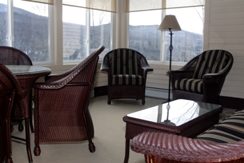 Kestrels living room with entertainment system